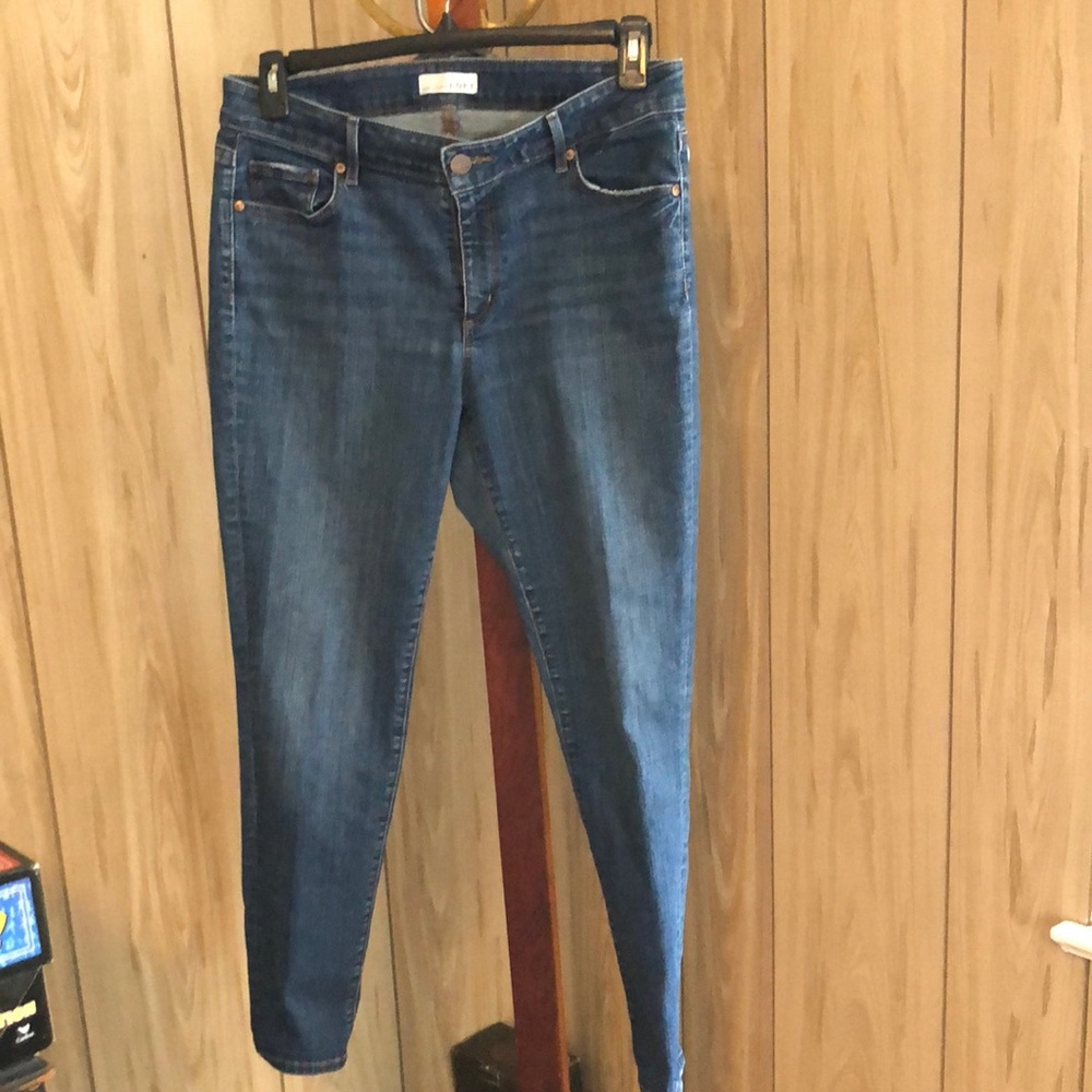Loft jeans 31 size12. Skinny cropped. Frayed pockets for effect.